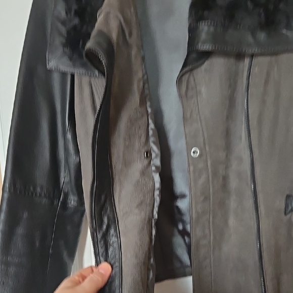 Danier Leather Jacket with Black and Brown Design - Picture 5 of 8